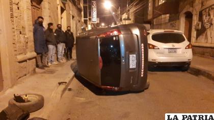El auto del responsable, tiene daños materiales 
/LA PATRIA
