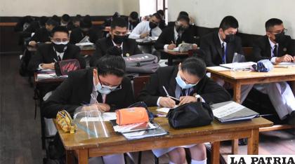 Los estudiantes asisten a clases presenciales en esta gestión 
/RR.SS.