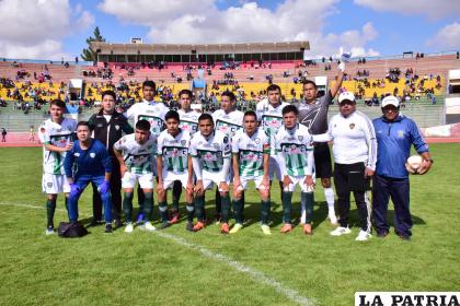 Sur-Car equipo que participará en la Copa “Simón Bolívar” está a un paso de pasar a la fase nacional de la Copa Bolivia /LA PATRIA