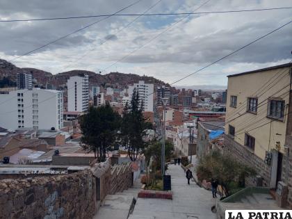 La ciudad de Oruro evidencia los descensos de las temperaturas /LA PATRIA 
