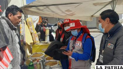 Socializan a los habitantes de Oruro sobre la importancia del censo /LA PATRIA