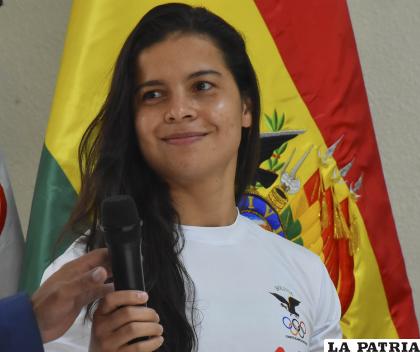 La nadadora boliviana Karen Tórrez es promesa de medalla /APG
