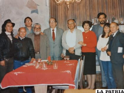 Gonzalo Cardozo, Raúl Lara, Edwin Guzmán, Alberto Guerra, Luis Ramiro Beltrán, Luis Urquieta, Esther Crespo de Urquieta, Eduardo Kunstek, Berny Salinas y Gustavo Lara