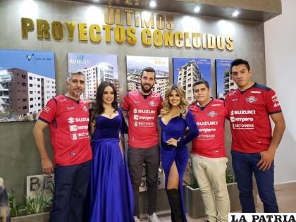 El único candidato a la presidencia en el ”rojo” se queda inhabilitado /Facebook
