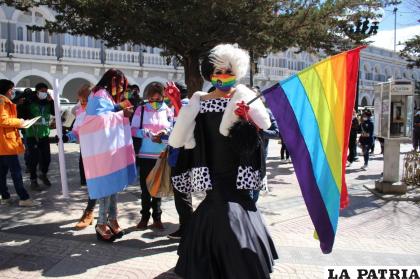 Colectivo TLGB Oruro se prepara para la Marcha Nacional /LA PATRIA