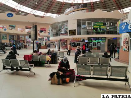 El interior de la Estación de Autobuses Oruro /LA PATRIA