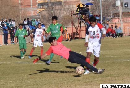 El partido tuvo algunos momentos de juego brusco /LA PATRIA
