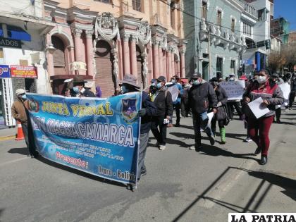 Marcha de los vecinos de “Japo Machacamarca” /LA PATRIA
