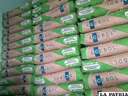 Bolsas de cemento de la estatal Ecebol /LA PATRIA Archivo