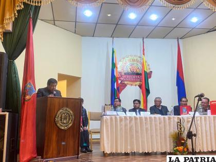  El 3 de diciembre de 2023, en el auditorio principal del Edificio ??Josermo Murillo Vacarreza?, con la presencia de las principales autoridades del CEUB y la UTO, la carrera de Antropología se acreditó por segunda vez con 94,70 puntos / CA