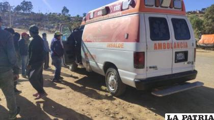 Ambulancia que tuvo problemas mecánicos al trasladar a los heridos /CORREO DEL SUR