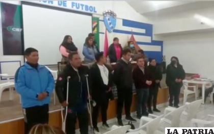 Nuevo directorio del Colegio Departamental de Oficiales de Arbitraje de Fútbol de Salón de Oruro /LA PATRIA