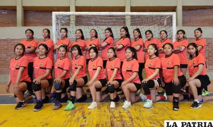 Integrantes de la selección boliviana en las dos categorías en las que participa /LA PATRIA