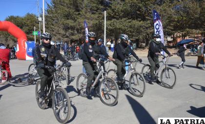 Efectivos policiales también cumplieron con el recorrido /LA PATRIA
