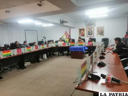 Reunión se realizó en el hemiciclo de la Brigada Parlamentaria de Oruro /LA PATRIA