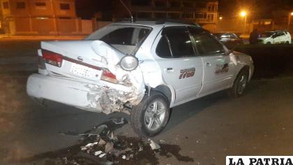 Dos pasajeras del taxi, fueron auxiliados a un Hospital /LA PATRIA