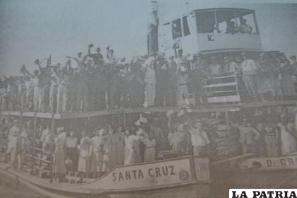 La gente se trasladó por el río rumbo a la guerra