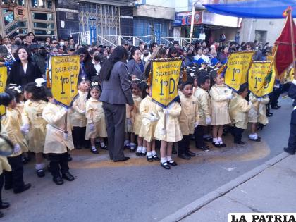 Alumnos protagonizaron el homenaje de aniversario /LA PATRIA