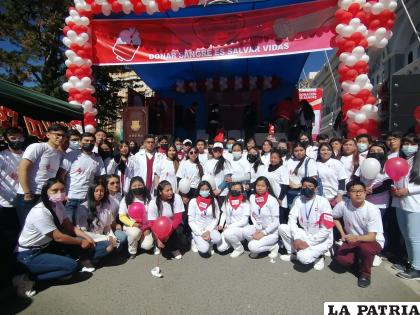 Jóvenes promotores de la donación voluntaria de sangre /LA PATRIA