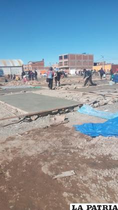 Comerciantes colocaron plataformas para instalar casetas 
/GENTILEZA
