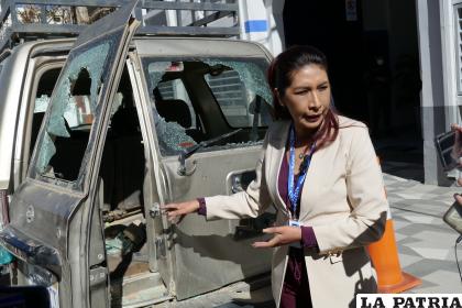 En uno de los operativos, un carro oficial de la Aduana fue dañado /LA PATRIA
