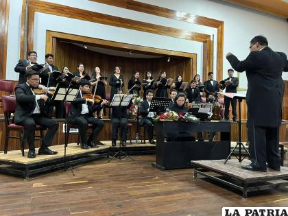 El concierto se hizo por los 20 años de trayectoria musical / LA PATRIA
