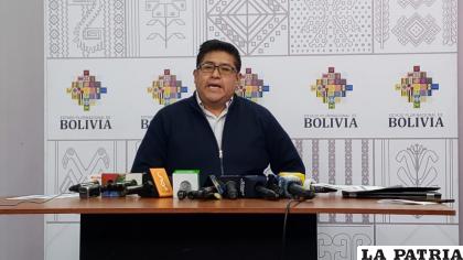 El gerente general de la Gestora Pública, Jaime Durán, en conferencia de prensa este domingo /La Razón