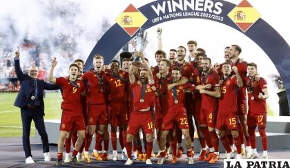 Festejo de los integrantes de la selección española tras lograr el título de la Liga de Naciones /ultimahora.es