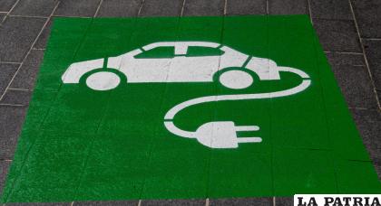 Los vehículos eléctricos son una alternativa para bajar la contaminación /RRSS
