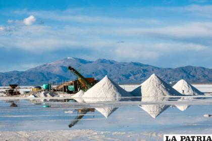 Bolivia encabeza la lista de países poseedores de mayores recursos de litio /Internet