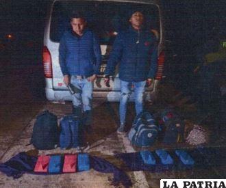 Ambos individuos llevaban más de siete kilos de cocaína /cortesía 
