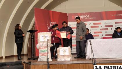 Los ganadores en la categoría Dúos /La Barba del Quirquincho