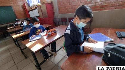 Estudiantes en clases /El Mundo