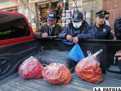 Salchichas fueron decomisados por falta de registro sanitario /LA PATRIA