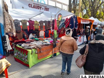 La población orureña asistió a la feria comercial /LA PATRIA