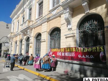 Bloqueo de trabajadores de Avance de Obras /LA PATRIA