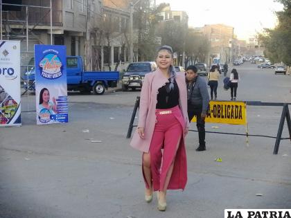 Desfile de modas engalana la feria /LA PATRIA