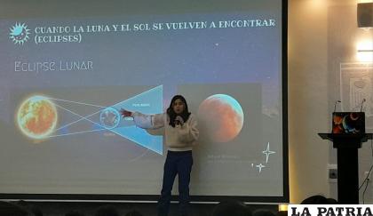 Jennifer brindó talleres vivenciales de Astronomía en Oruro /Cortesía
