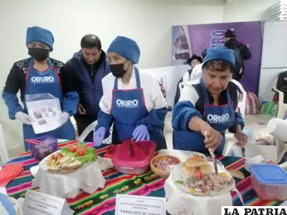 Padres de Familia con Hijos con Síndrome de Down culminó curso de gastronomía /LA PATRIA