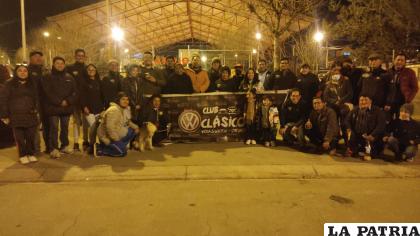 Los socios del Club Clásico Volkswagen Oruro / CCVO