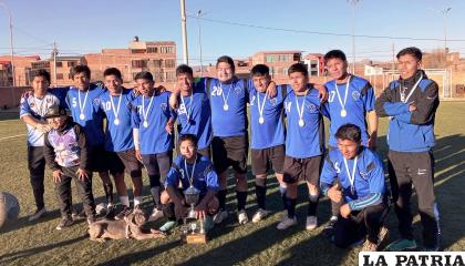 Ximar gallardo campeón de la Segunda de Ascenso /LA PATRIA