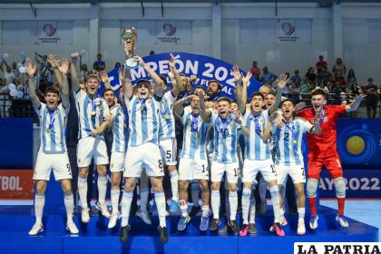 Celebración la selección argentina, campeones del certamen /APF