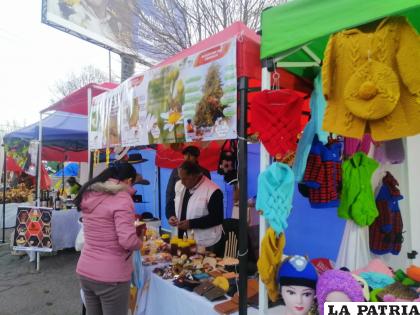 La feria se desarrolla en la plaza Sebastián Pagador /LA PATRIA