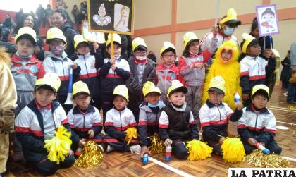 Alegría y colorido en la inauguración del certamen deportivo /LA PATRIA