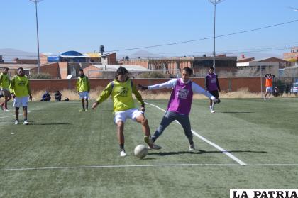 Jugadores de Sur-Car saben que el sábado tienen la gran chance de clasificar /LA PATRIA
