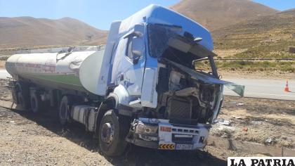 El chofer fue auxiliado a un hospital de Caracollo /LA PATRIA
