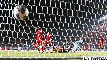 El gol del empate anotado por Luis Suárez a los 45 minutos