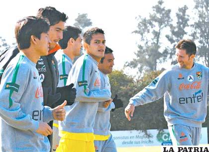 Jugadores de la Selección en el entrenamiento previo al partido ante Costa Rica