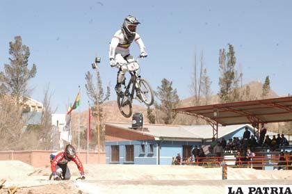 Leonardo Bonilla de La Paz, uno de los mejores exponentes del bicicross