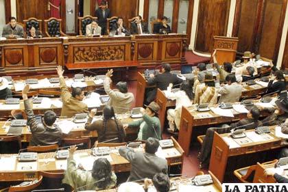 Con observaciones de la oposición avanza la aprobación del proyecto de ley de Telecomunicaciones